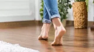 Más de 500 pasos en cinco minutos: así es la rutina viral de cardio en casa