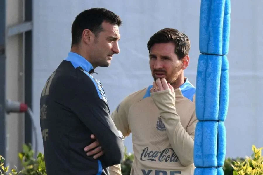 Scaloni y Messi