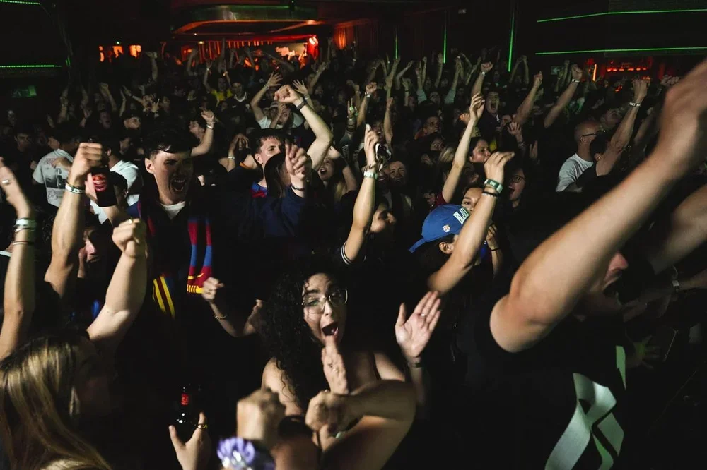 Los fanáticos del Barça celebran La Liga en La Fiesta del Fútbol